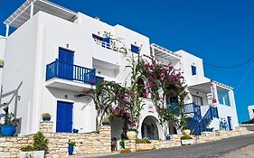Beachfront Bocamviglies Rooms - Naoussa Bespoke View